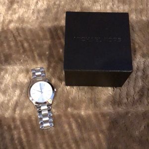 Michael Kors Womens Watch Mk 378 Silver 